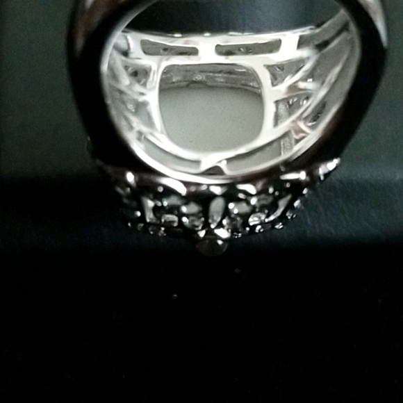 Ring - Picture 4 of 4